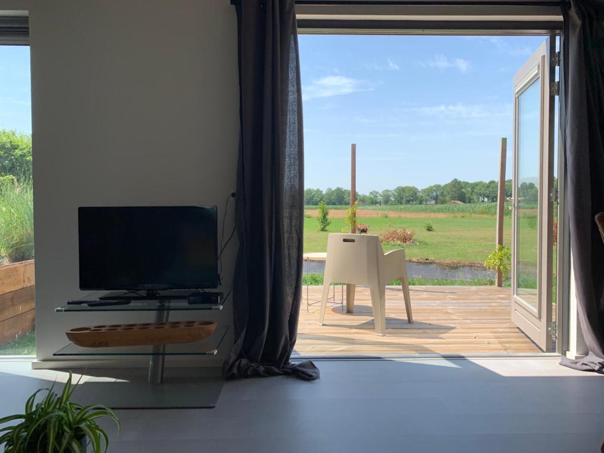 Mae Usu Villa Nieuw-Roden Luaran gambar